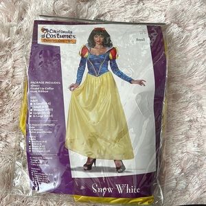 Snow White Halloween costume. Size Small.